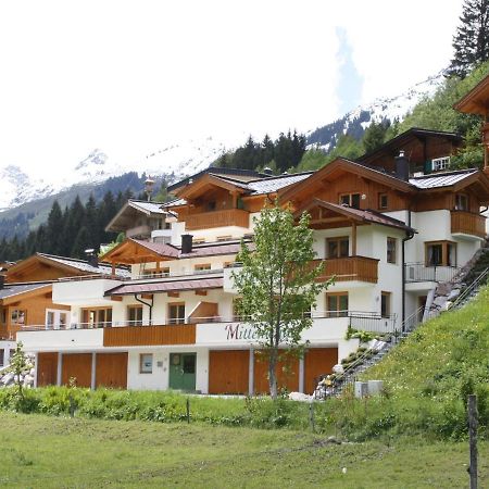 Large Chalet Apartment In Saalbach Hinterglemm Экстерьер фото