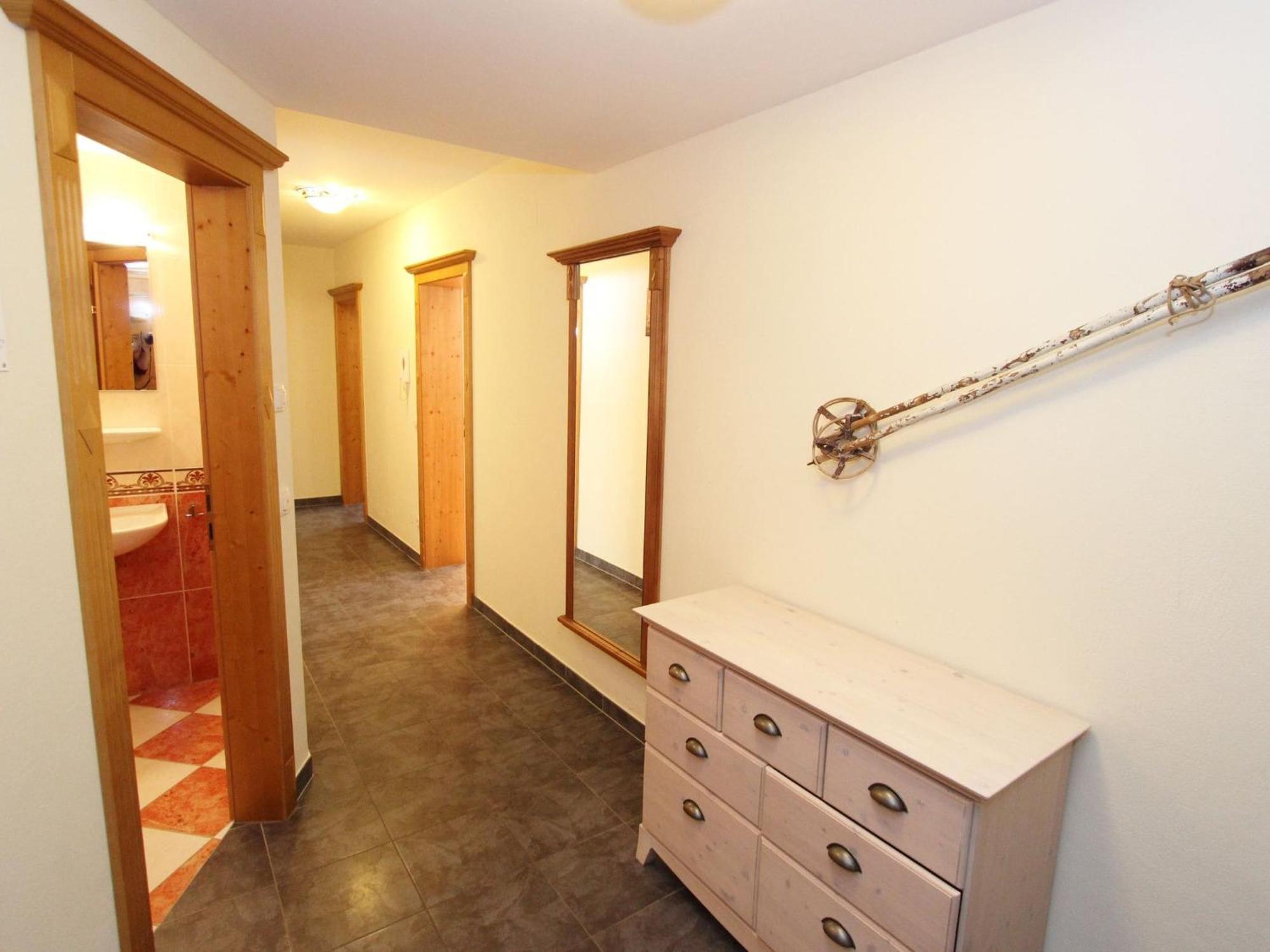 Large Chalet Apartment In Saalbach Hinterglemm Экстерьер фото